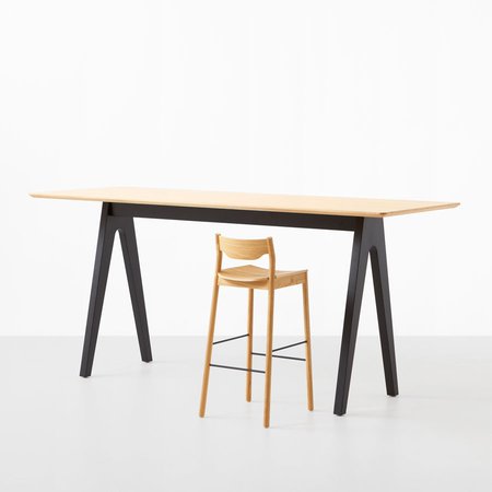 Scholar Bar Leaner (Natural Oak)