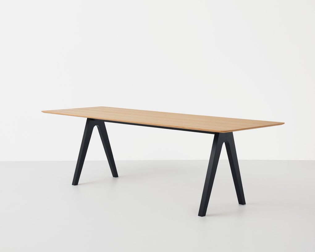 Image: uploads/2017_03/Resident-Scholar-table-by-Cameron-Foggo-1_9KurJh3.jpg