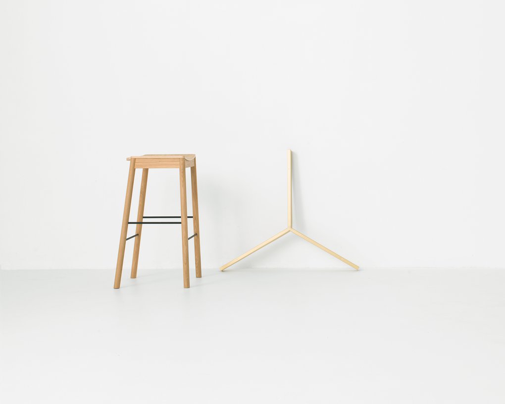 Image: uploads/2017_03/Resident-Tangerine-Stool-by-Simon-James-4.jpg