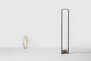 Image: uploads/2017_03/Resident_Foundry_Floor_Lamp_by_Nat_Cheshire-1.jpg