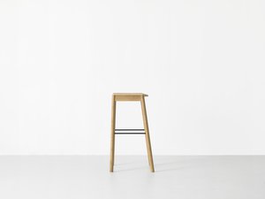 Image: uploads/2017_03/Resident_Tangerine_Stool_by_Simon_James-2.jpg