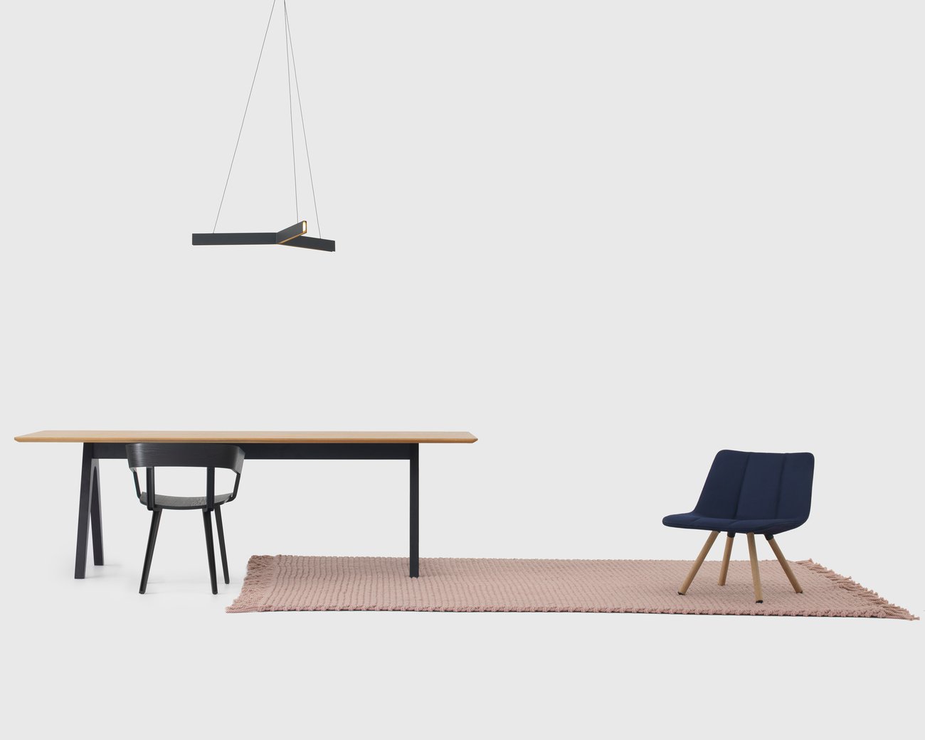 Image: uploads/2017_11/Resident-Tri-Pendant-black--2.jpg