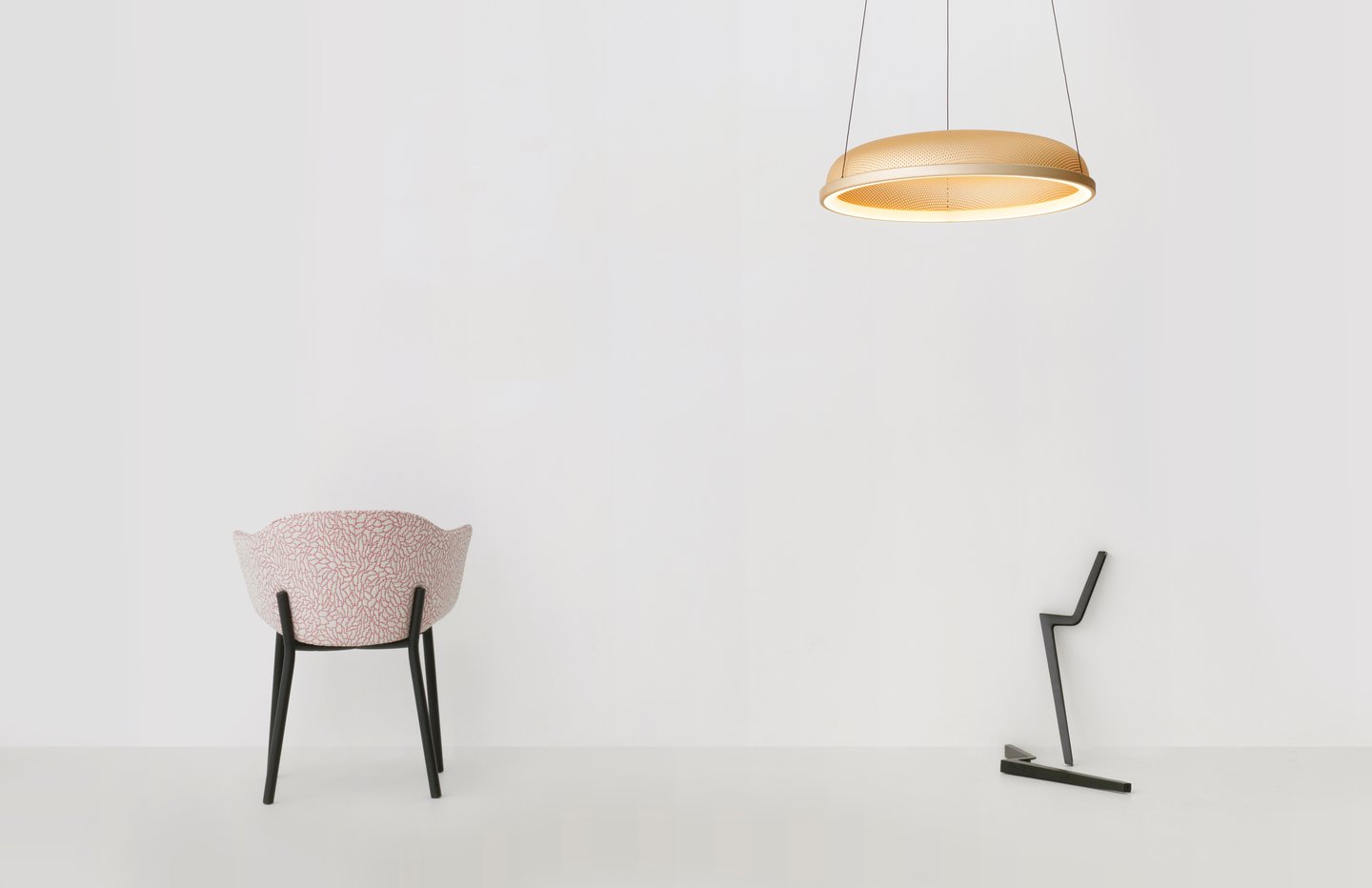 Image: uploads/2017_12/Resident-Mesh-Pendant-by-Flynn-Talbot-3.jpg