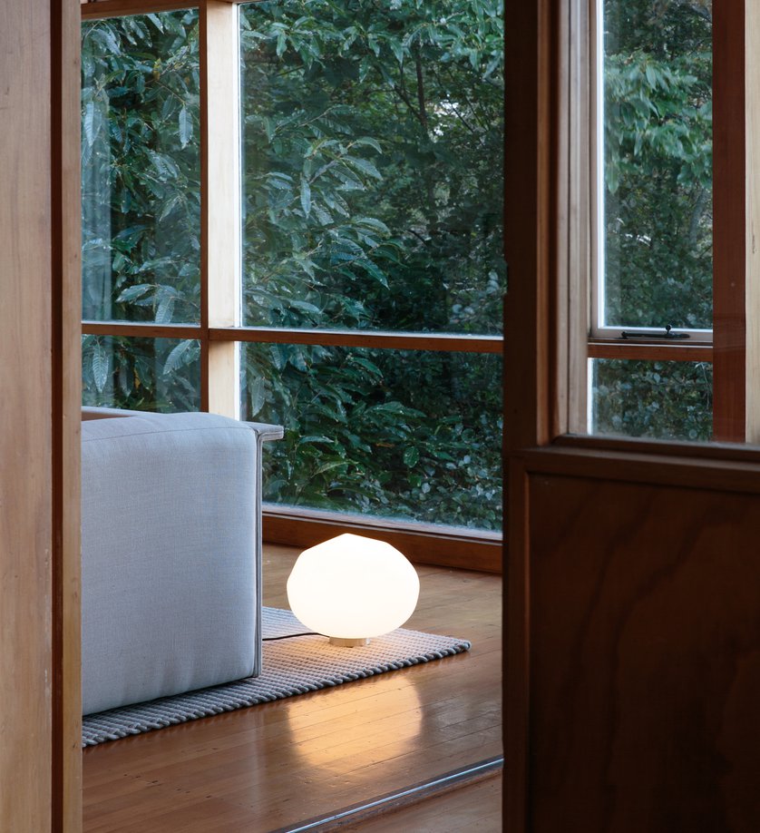Parison Table Light