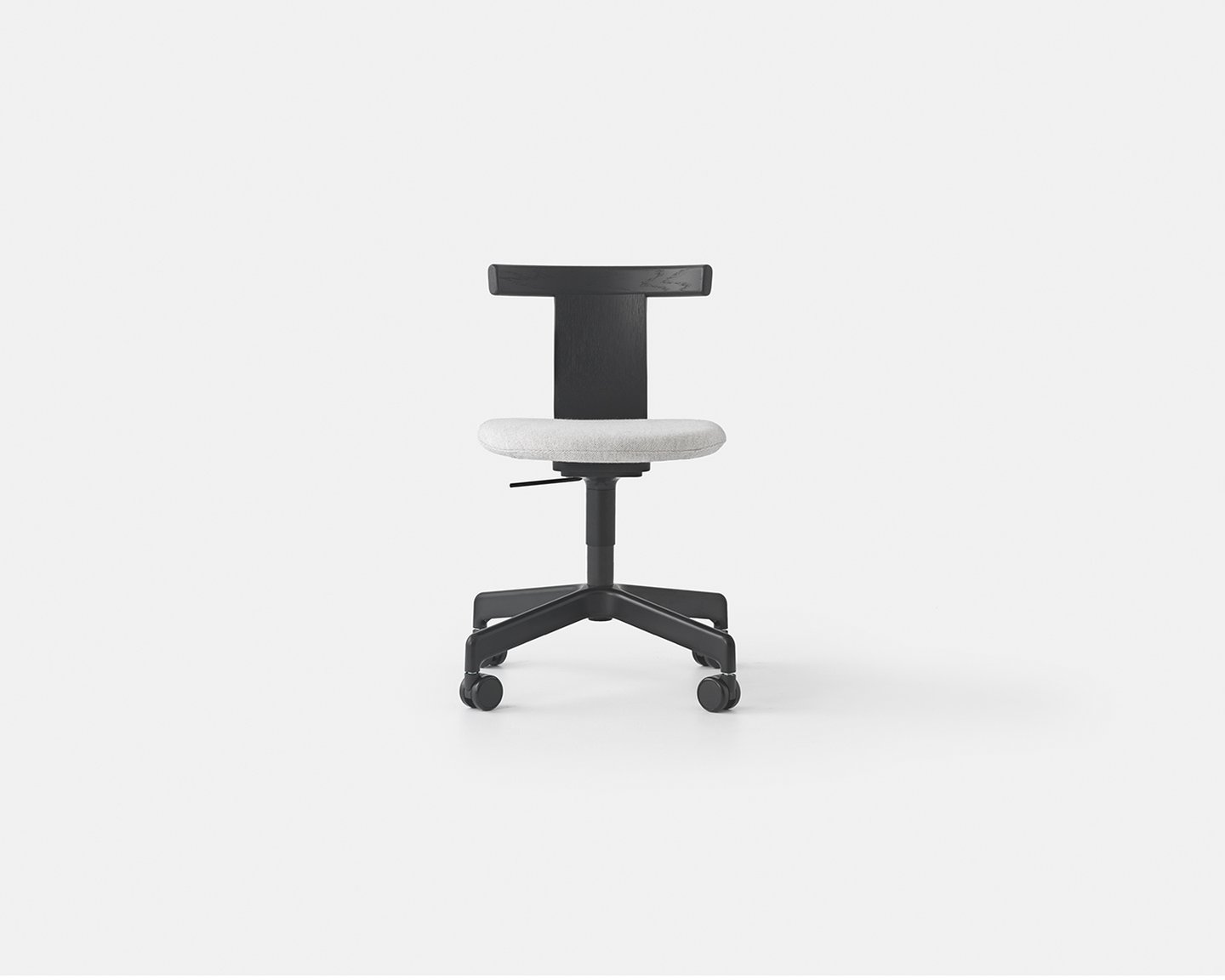 Image: uploads/2021_06/jiro_0002_Resident_Jiro_Chair_by_John_Tree_0039_fix.jpg