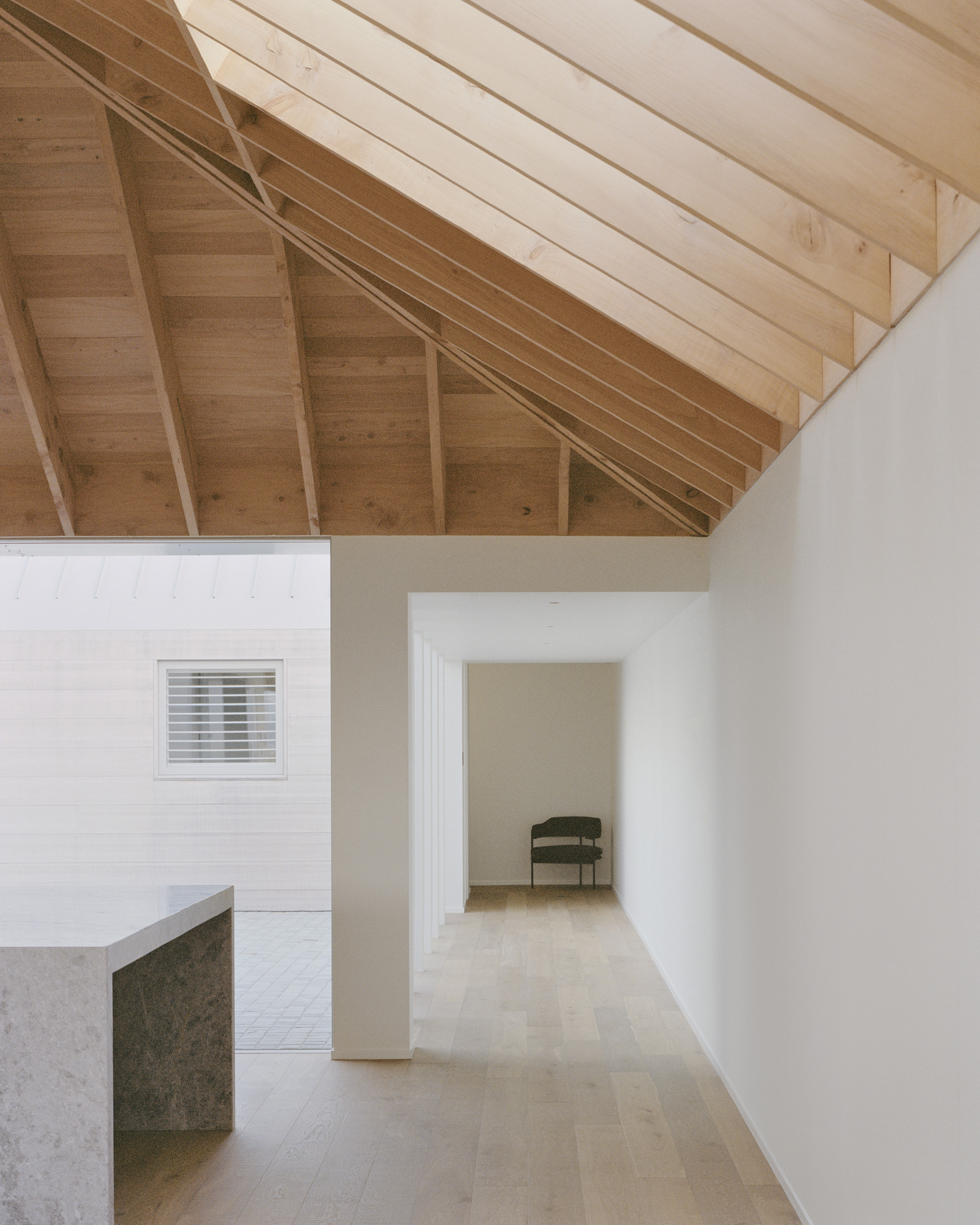 RK Residence 臥室與自然材質